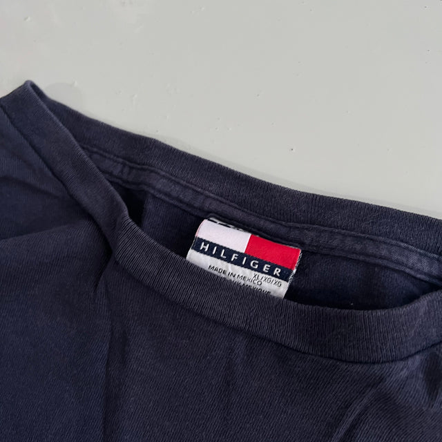 TOMMY HILFIGER 90'S SPELLOUT TEE - XL